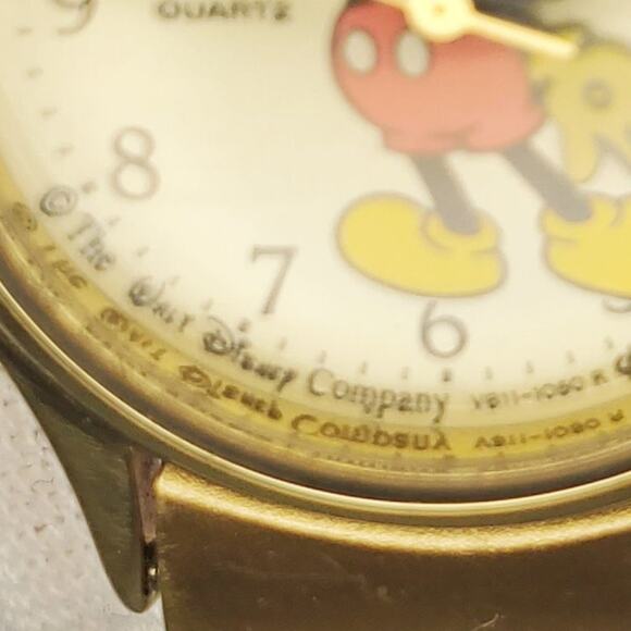 Disney X Lorus Mickey Mouse Gold-Tone Analog Watch - Rare Left-Facing Mickey! - Picture 3 of 13